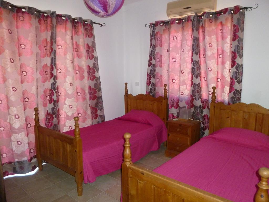 Avra Family Maisonettes 폴리스 외부 사진