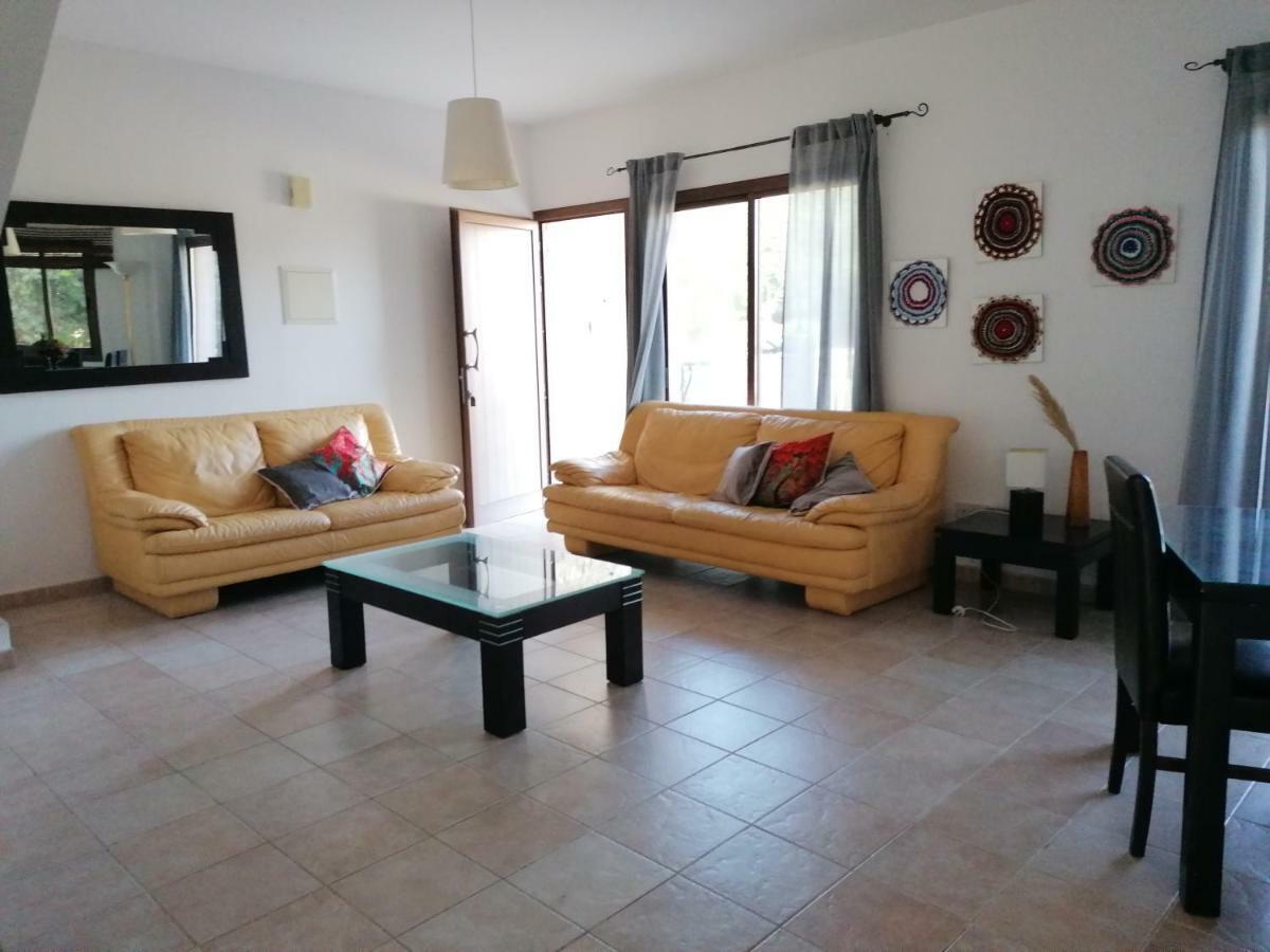 Avra Family Maisonettes 폴리스 외부 사진