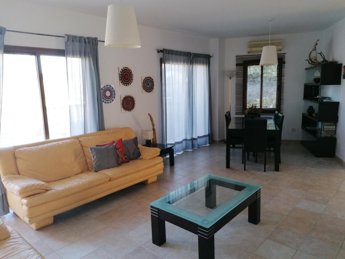 Avra Family Maisonettes 폴리스 외부 사진